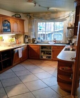 Rustikální dubová linka do U se spotřebiči,6302