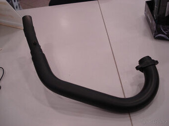 Moto Guzzi V9 Bobber e4 svod výfuku