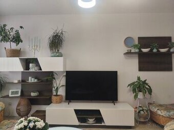 Prodám komody, skříňky, poličky - vybavení obyvaku