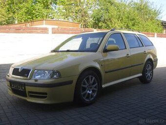 Skoda Octavia RS1 Kombi Zluta