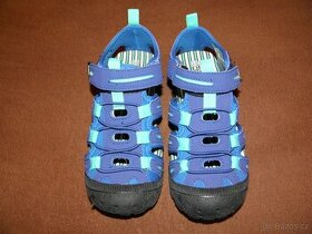 Nové sportovní sandály zn. Bugga vel.33