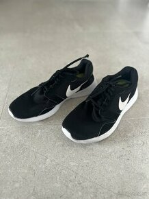 Černé pánské sportovní boty Nike