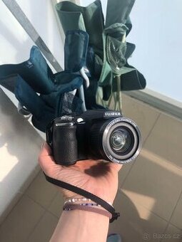 Fuji Film FinePix S3300 s brašnou