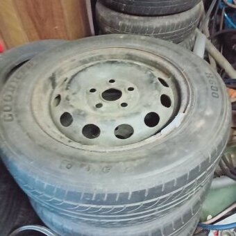 Pneu Ford Galaxy 1