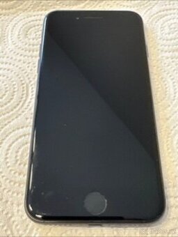 Prodám iPhone 7 128GB – funkční, běžné známky používání