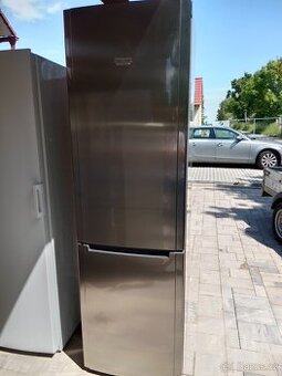 Lednice s mrazakem Ariston Hotpoint