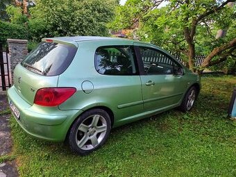 Peugeot 307 2.0 benzín 2001
