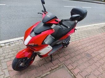 Skútr Formula LJ-125T-8m - 1