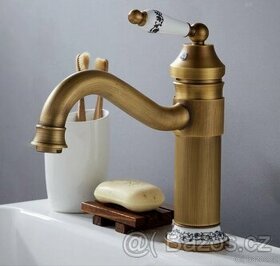 mosazná vodovodní baterie k umyvadlu