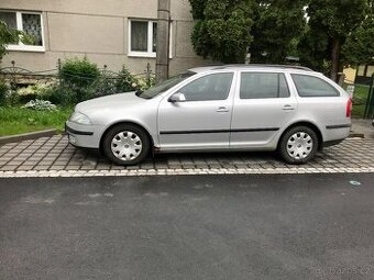 8976509