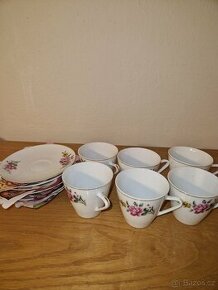 Krásná porcelánová sada/Porcelánové hrníčky s podšálky