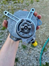 Podtlakové čerpadlo Audi/VW/Seat/Škoda 06D145100H