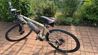 Elektrokolo Apache s velmi nízkým nájezdem pouze 462 km