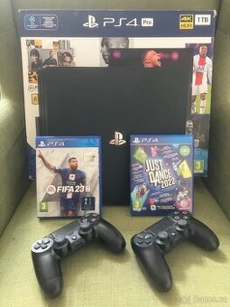 PlayStation 4 1TB + FIFA and Just dance