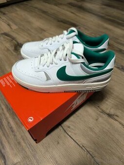 Boty Nike