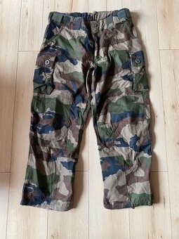 Maskáčové kalhoty