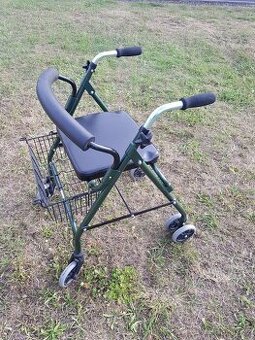 Chodítko čtyřkolové