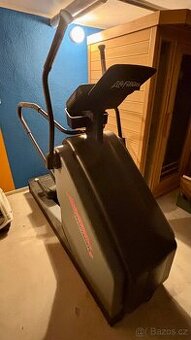 Crossový trenažér LifeFitness CT 9500