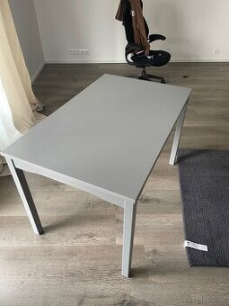 stůl Ikea