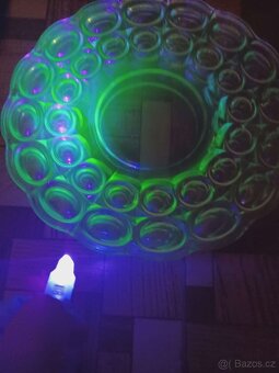 Velké skleněné hutní podnosy z Uranového skla