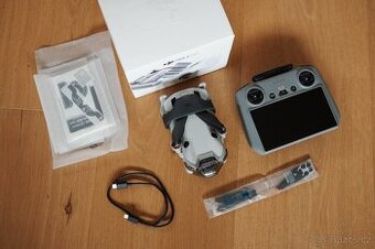 DJI Mini 4 Pro + DJI RC 2 + baterie zdarma