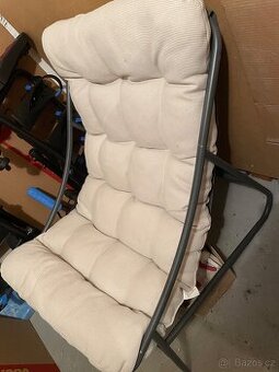 Zahradni nabytek (kresla a stolek)