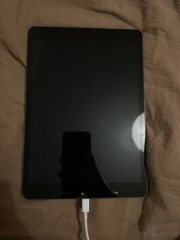 Apple iPad 9. generace (2021), 64 GB.