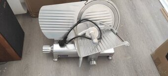 Nářezový stroj profi kráječ