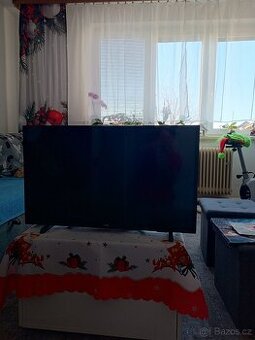 Prodám starší LCD televizi Philips 1200kč