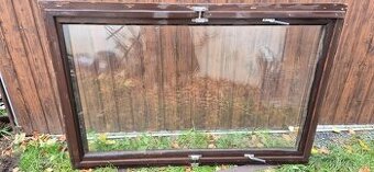 Dřevěné okno 120 na 180 vyklápěcí.