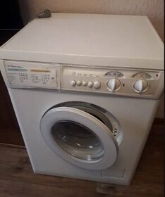 Pračka Electrolux EW 1043 S