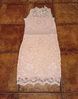 Dámské krajkové šaty Amisu vel. 34