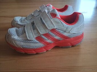 Botasky Adidas vel.35 1/3