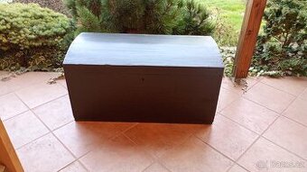 Prodám historický nábytek - truhlici