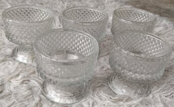 Retro broušené sklenice na zmrzlinový pohár