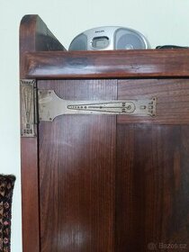 Starožitný nábytek