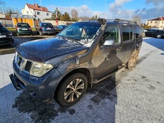 Nissan Pathfinder, 2.5 DCI, 7 míst, naviják, uzavěrka