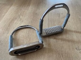 Kloubové třmeny intec