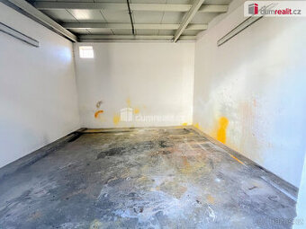 Pronájem komerčního prostoru o výměře 33 m2 sklad, garáž v U