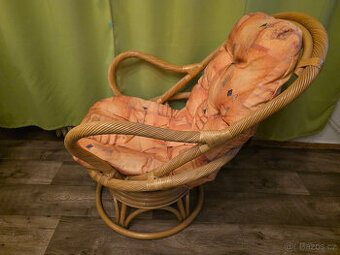 Ratanové otočné a houpací křeslo