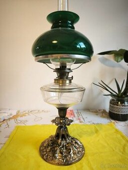 =)stará vysoká funkční petrolejová lampa