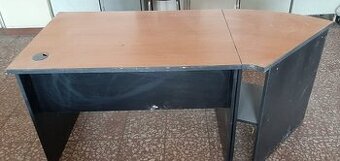 Kancelářský stůl s přístavkem