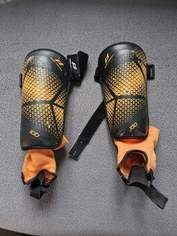 Fotbalové chrániče "M"