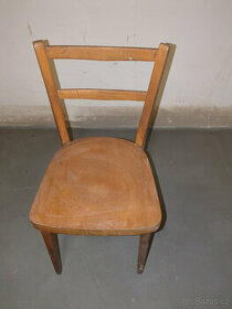 dětská židlička (TON) Inzerát byl odebran z oblíbených.
