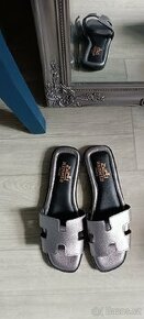 Dámské pantofle Hermes stříbrné vel 41
