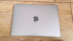 MacBook (Retina, 12 palcový, 2017) - 1