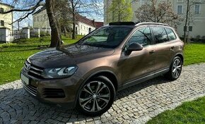 VW Touareg 3.0 TDI V6 4x4, rv 2012, 2x sada ALU, TOP STAV