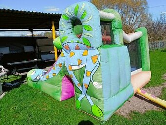 Skákací hrad Žirafa s podložkou, kotvami, ventilatorem