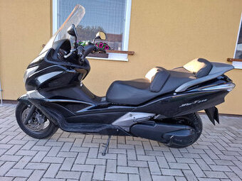 Prodám skutr Honda SW - T 400