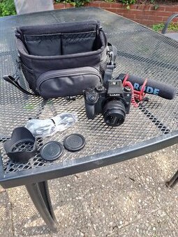 🎥 Panasonic Lumix G7 + objektiv H-FS1442A + Rode mikrofon +